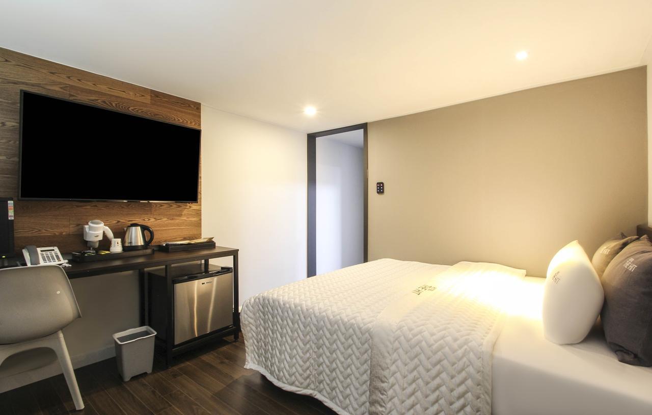 Hotel The Hit Пусан Екстериор снимка